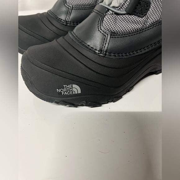 The North Face Alpenglow IV Winter Youth Kids Snow Boots TNF size 4 - Picture 3 of 7
